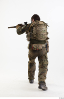  Photos Frankie Perry Army KSK Recon Germany Poses aiming the gun crouching whole body 0004.jpg